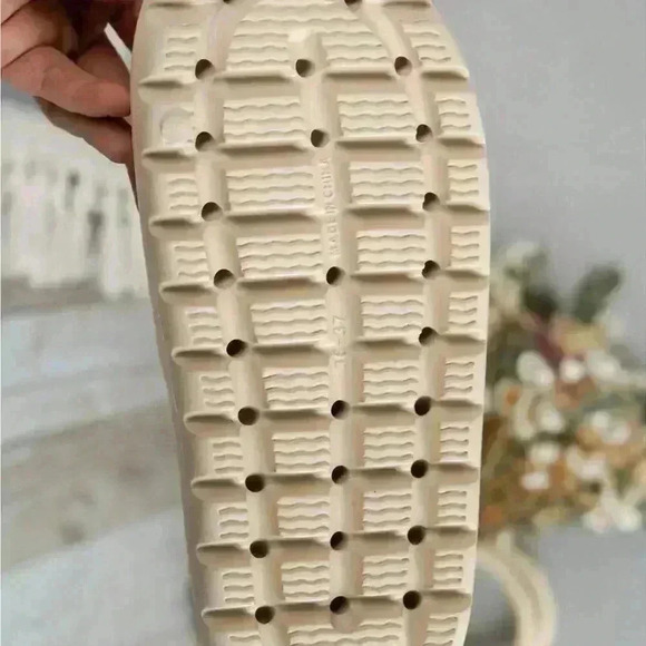 Khaki Casual Women's Anti-Slip Slippers - Picture 7 of 7